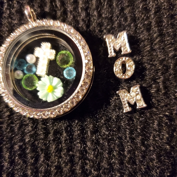 COPY - Lockets  Personalized - Picture 2 of 6